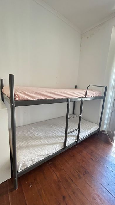 Estrutura Beliche IKEA 90X200 + 2 colchões