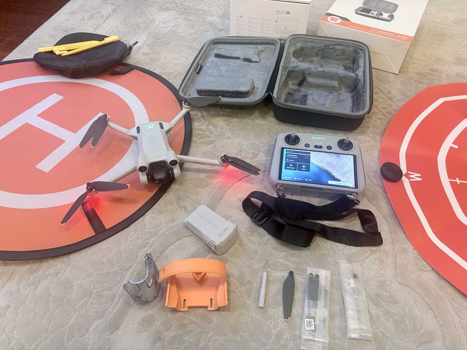 Dji Mini 3 PRO, kontroler RC, 2 baterie, Futerła + akcesoria