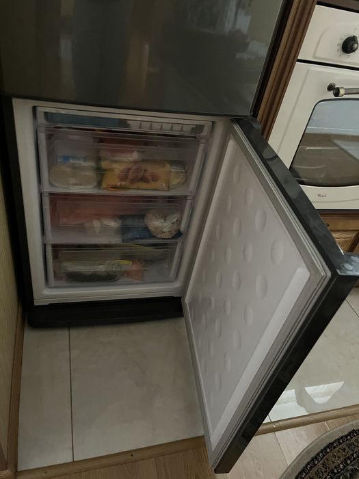 Холодильник Samsung