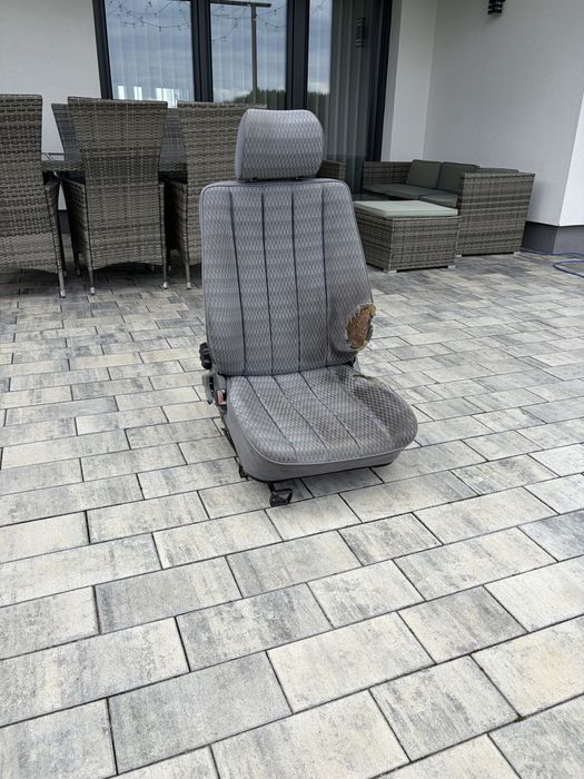 Fotel kierowcy mercedes w201 szary