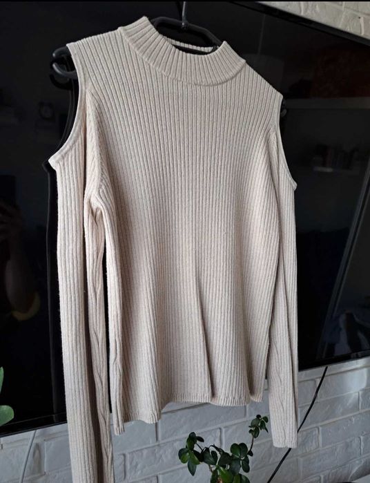 Bluzka srebrna z odkrytymi ramionami