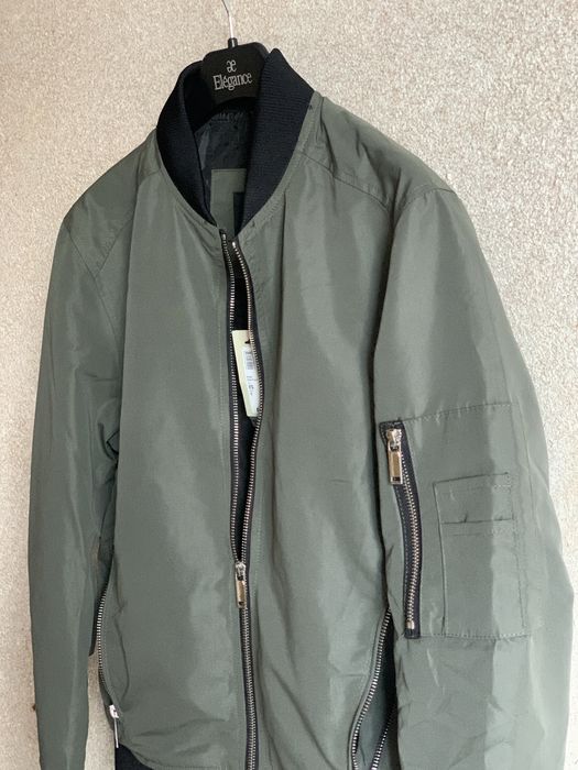 Продам нову легку куртку River Island