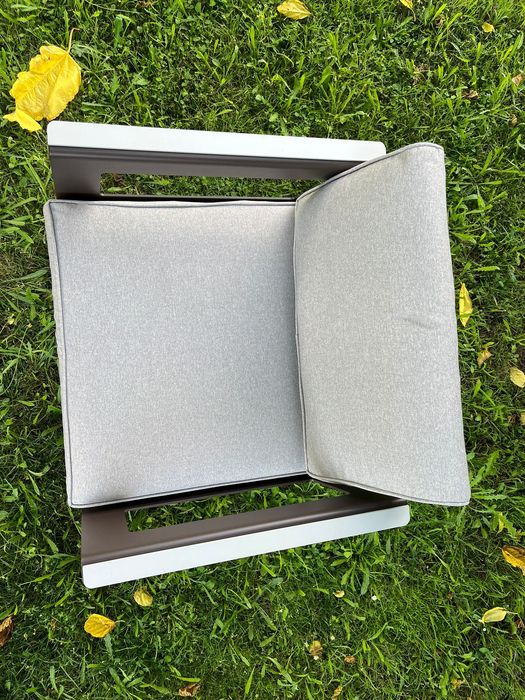 Conjunto de Jardim Naterial Odyssea – Sofá + 2 Cadeirões + Mesa de Centro