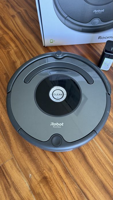 iRobot Roomba® 676