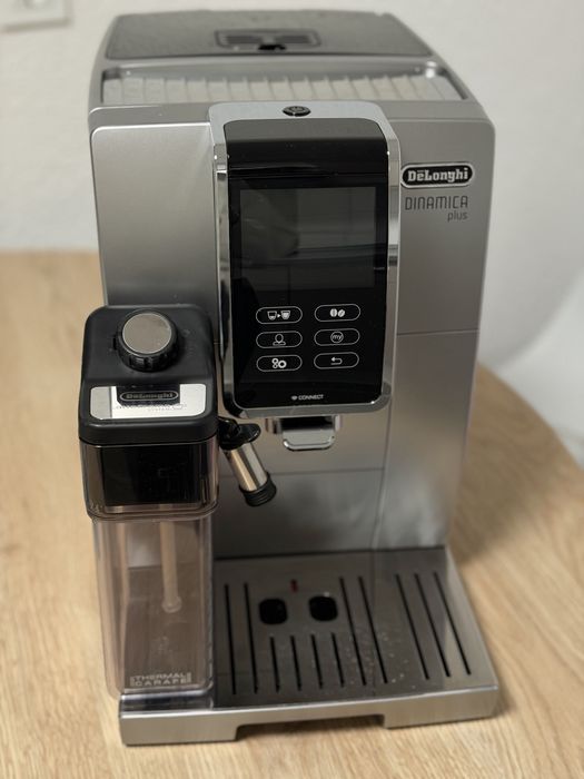 Кавомашина Delonghi Dinamica Plus(3273 )чашок
