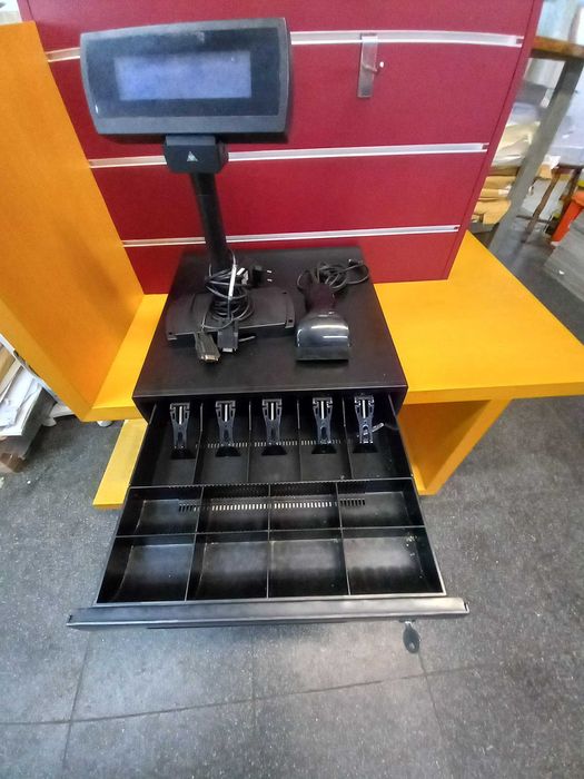 Visor, pistola infra vermelhos e gaveta