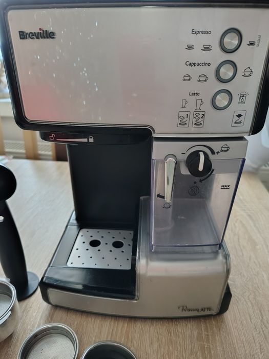 Ekspres ciśnieniowy Breville Prima Latte VCF045X

100% Sprawny