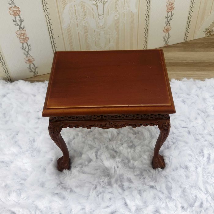 Mebelki do domku dla lalek w skali 1:6 brązowy stolik przyścienny