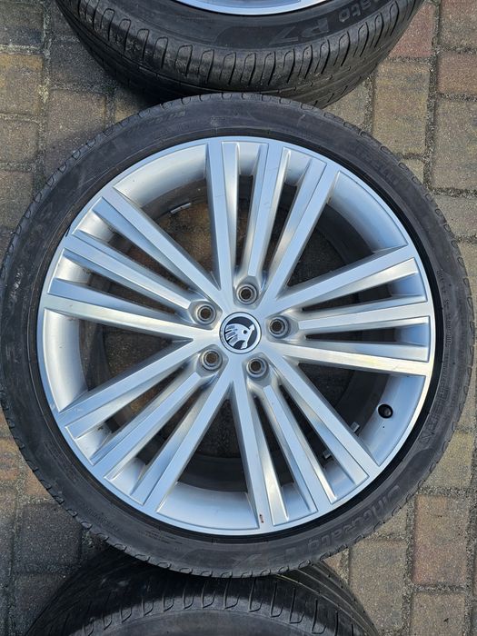 Alufelgi 19cali SIRIUS SKODA SUPERB 3 8JX19H2 ET44 5x112