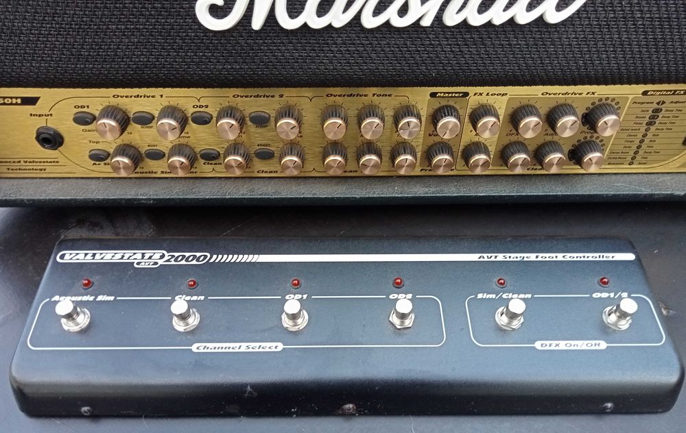 Marshall Valvestate 2000 AVT150H 150-Watt + Marshall MX412A Guitar