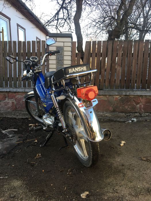 Дельта майже новий