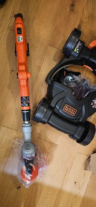 Kosiarka Black&Decker STC1820CM