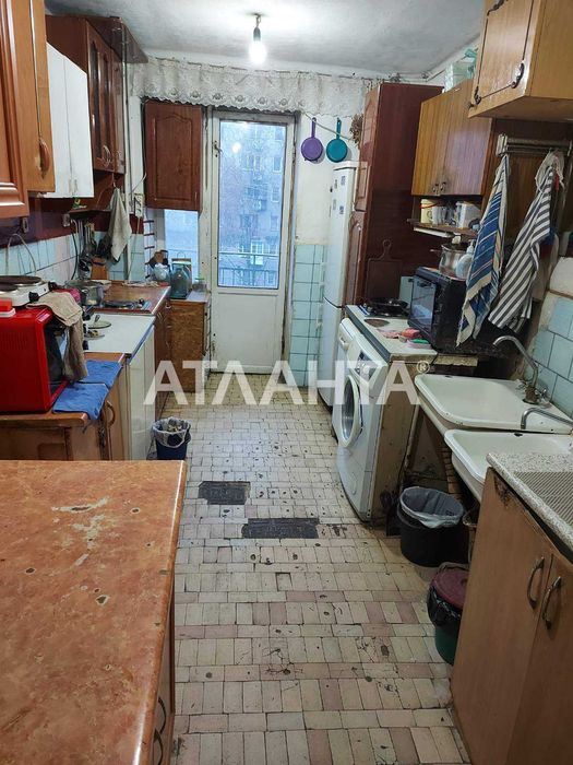 Простора кімната в цегляному будинку по вул. Жоліо Кюрі (Давида Ойстраха )