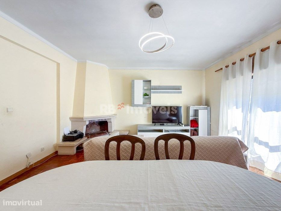 Apartamento T4 c/ Garagem e 2 Varandas - em Abrantes