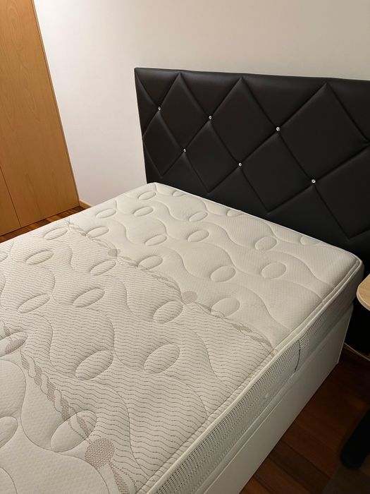 Vendo cabeceira preta molaflex