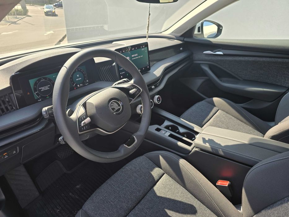 Wynajem Skoda Superb Automat/ Wypożyczalnia Samochodów CARFAR