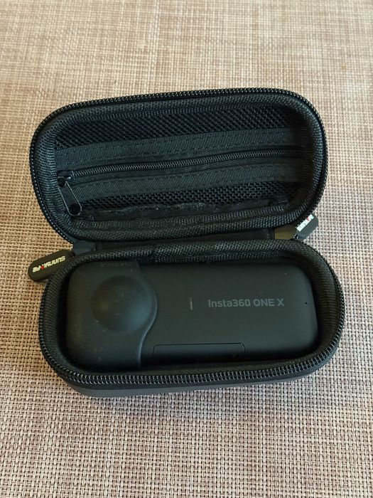 Insta 360 ONE X идеальное состояние + чехол, 2 батареи, супербонус