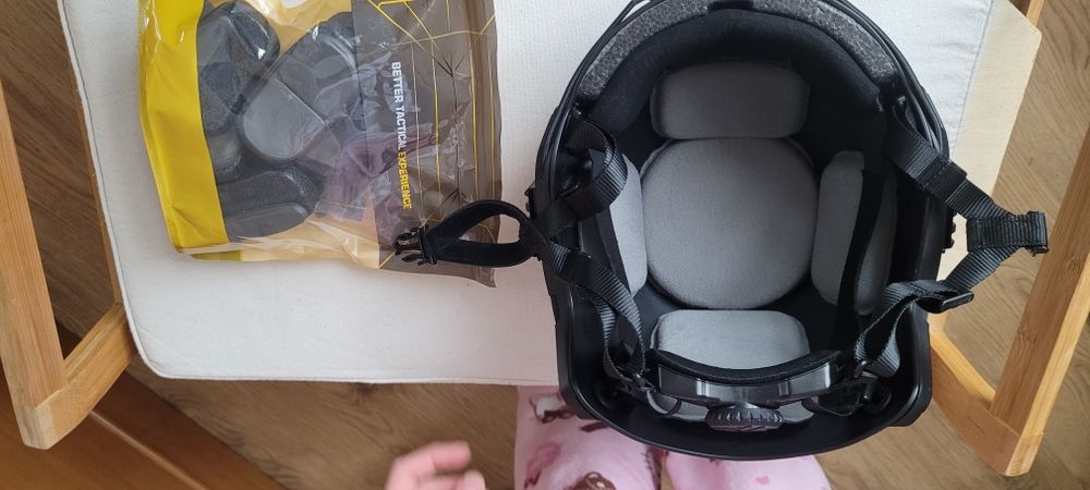 Replika hełmu FAST High Cut. Nowy.