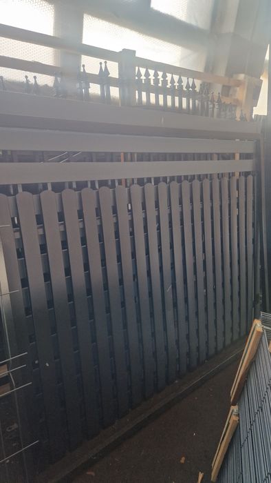 Przęsła ze sztachet pionowych, palisada, inne profile