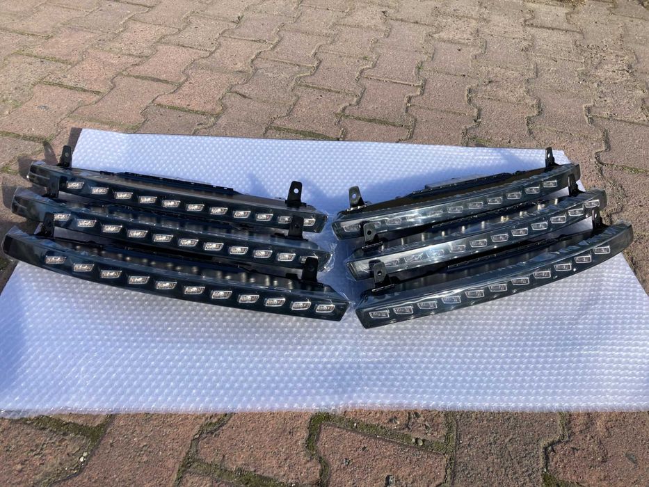 Левый/Правый поворотник DRL на 11 диодов AUDI Q7 4L LCI .