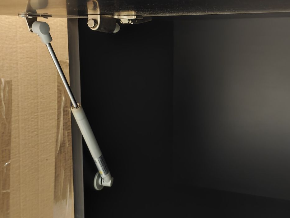 Móvel suspenso em Wangué