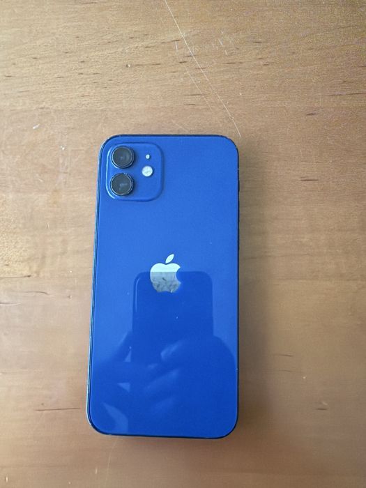 Iphone 12.