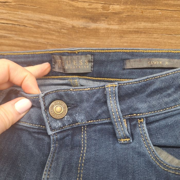 Guess spodnie jeansowe damskie