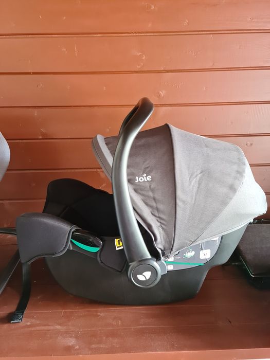 Fotelik samochodowy z bazą