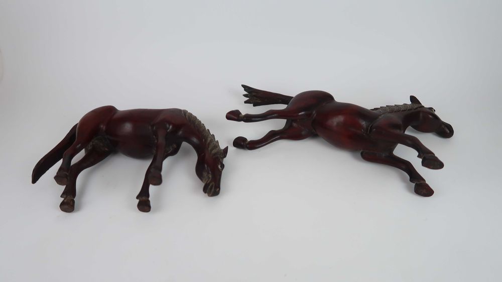 Esculturas - Cavalos em madeira esculpida - 17 cm, CADA