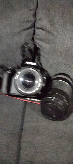 Máquina Canon mais duas objetivas