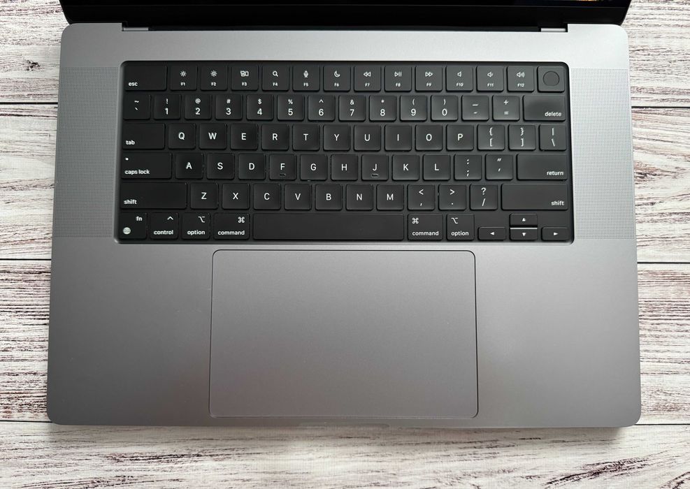Apple MacBook Pro 16" 2021 M1 Pro/16Gb/512Gb Space Gray