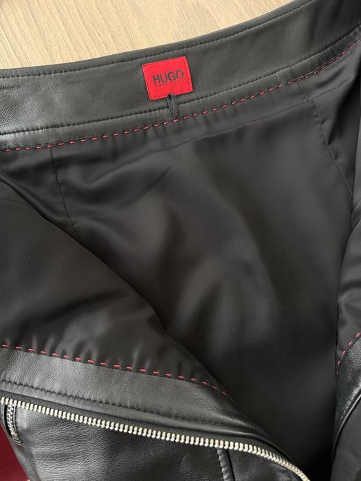 Продам кожанную юбку Hugo Boss