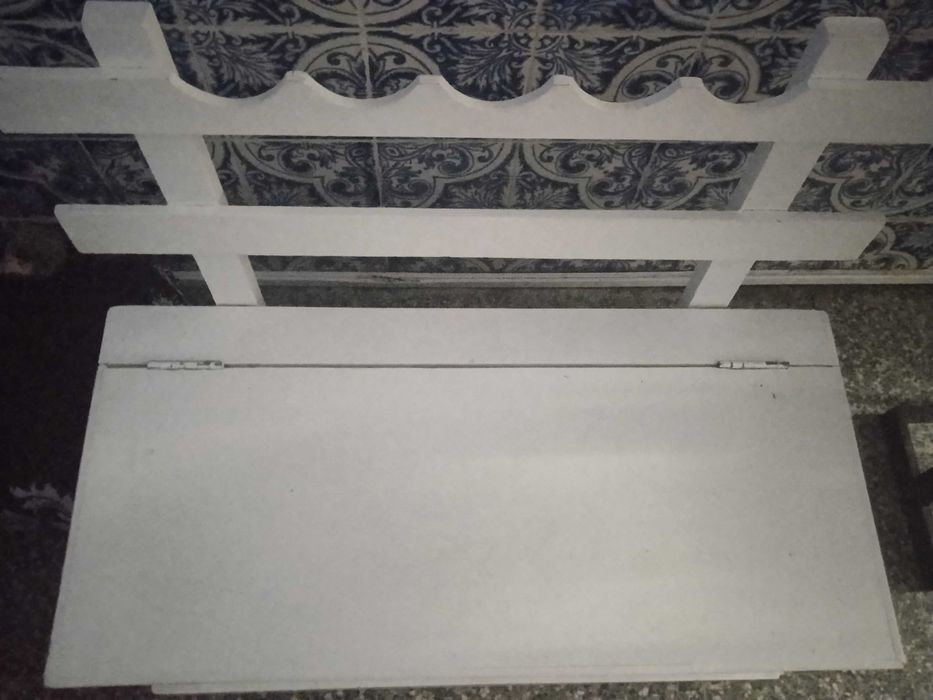 Banco/baú em madeira