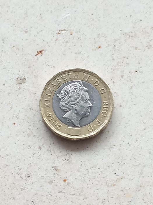 Moeda 1 Pound Elizabeth II D G REG F D 2016