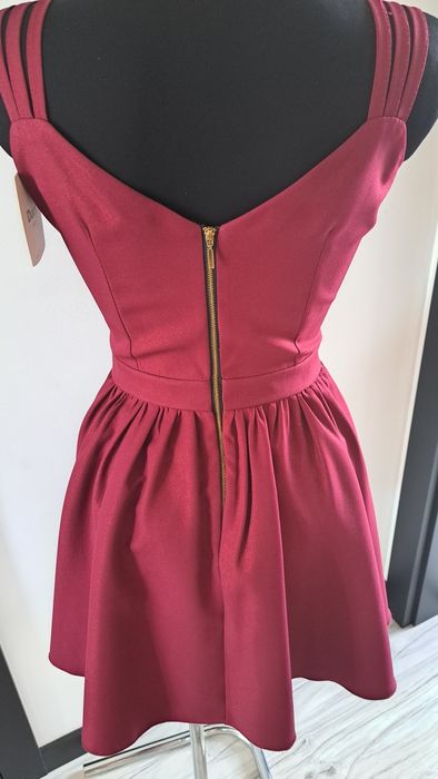 Sukienka krótka bordowa w rozmiarze 36