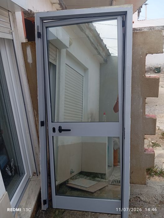 Porta em alumínio com vidro duplo