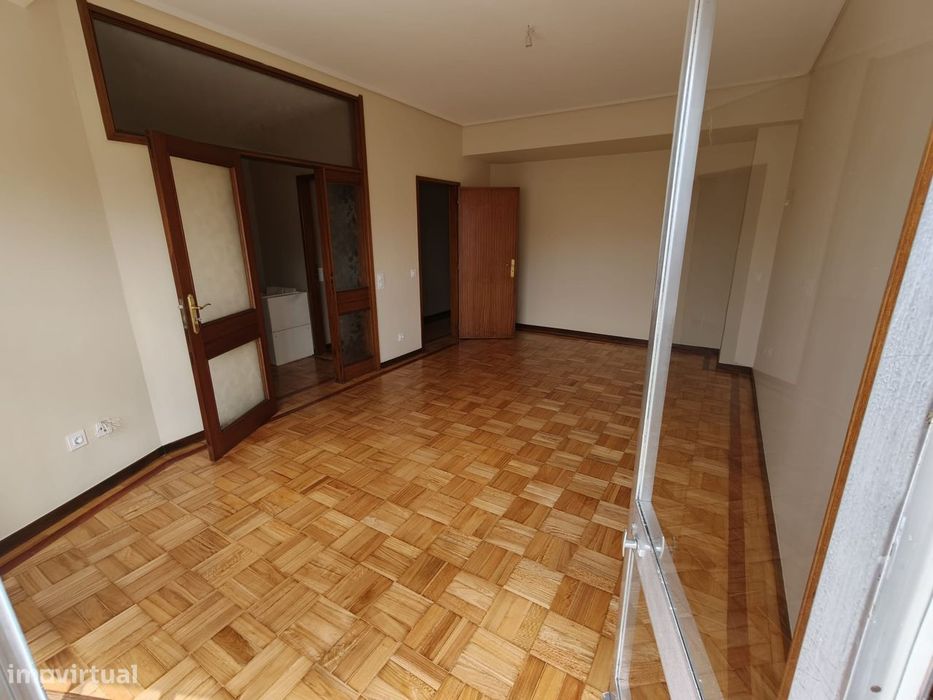 T2 moderno com varanda e terraço no Porto