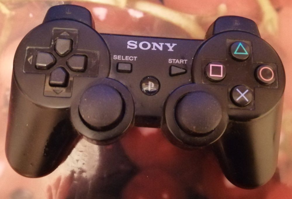 Playstation 3 Super Slim (500GB) +pad+4gry