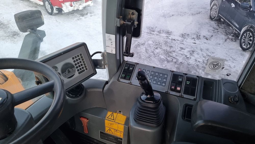 Фронтальный погрузчик Liebherr 528, 2011г