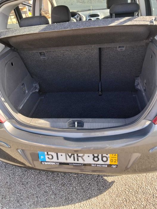 Opel corsa disponível em excelente estado