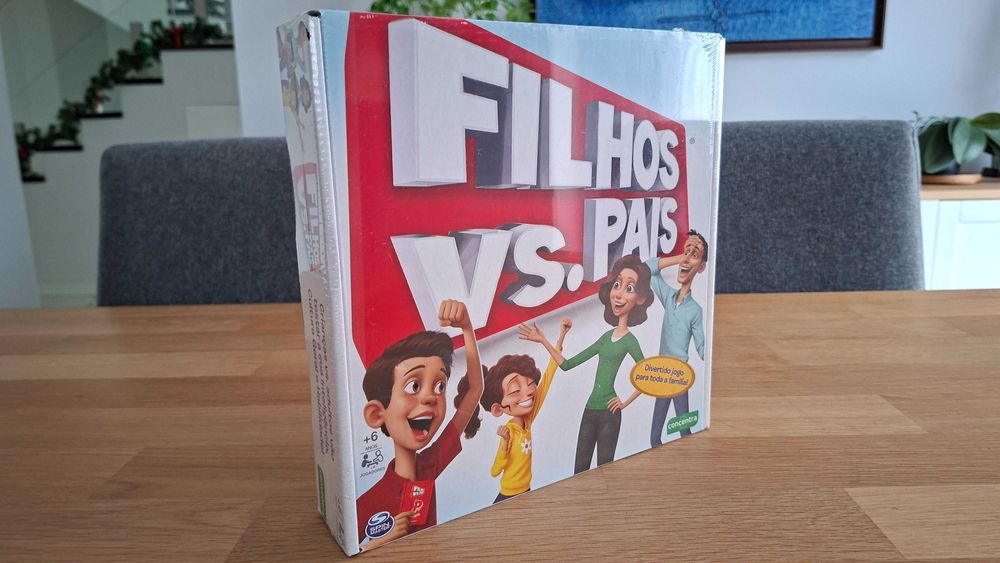 Jogo de Tabuleiro Filhos vs. Pais