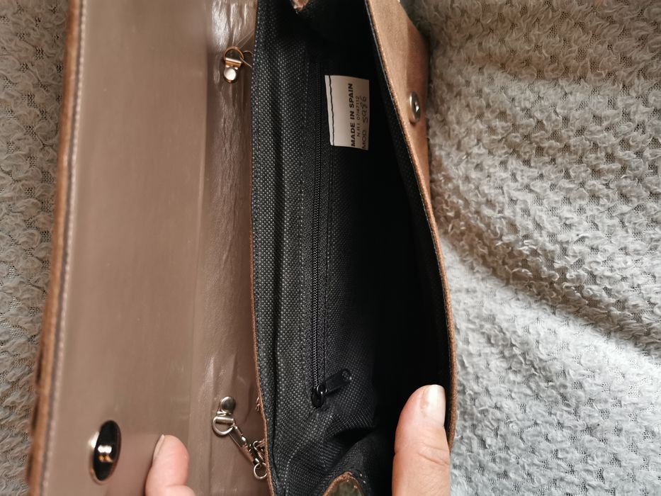 Pochete castanha