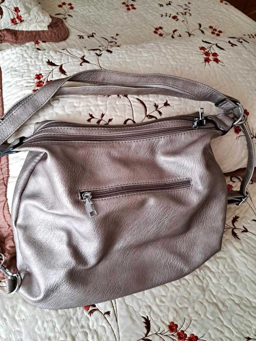 Bolsa-mochila com muita arrumação