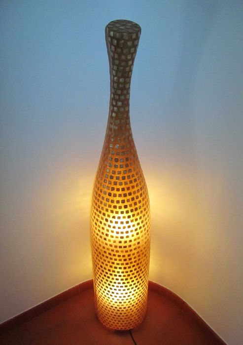 Candeeiro de chão / Iluminária em resina e madre pérola