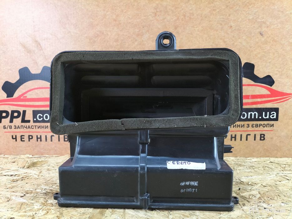 Kia Cerato I LD 2003-2008 корпус воздуховод вентилятора печки