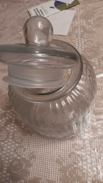Frasco de vidro novo com tampa com borracha