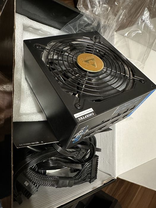 Chieftec Proton 750W блок питания