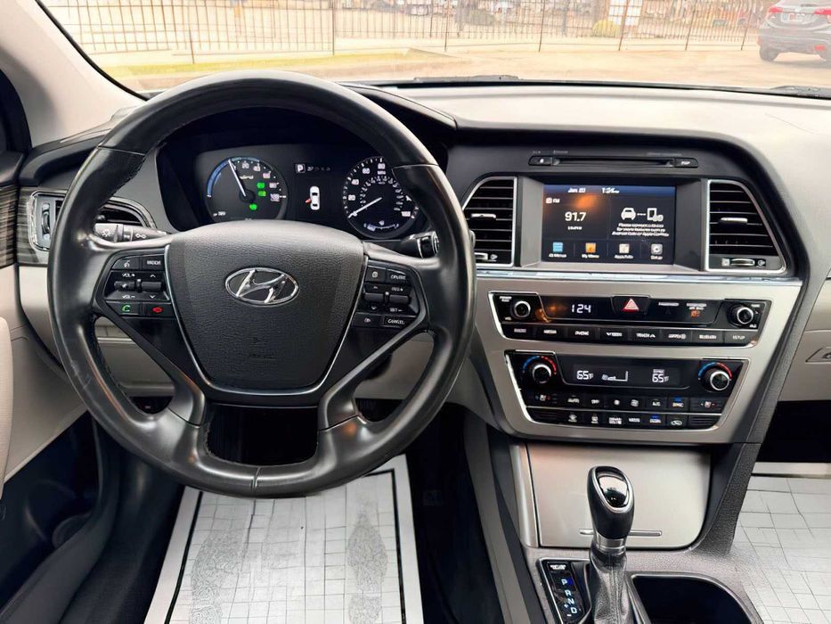 Hyundai Sonata Limited      2017