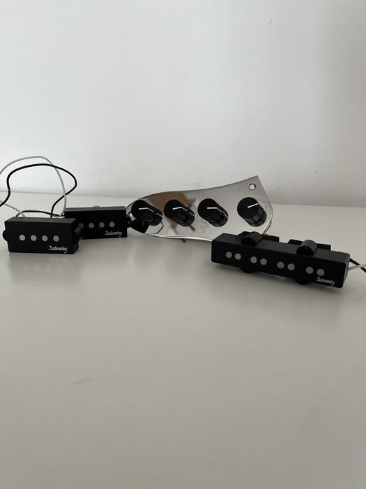 Zestaw elektroniki do gitary basowej Sadowsky – przetworniki + preamp + panel