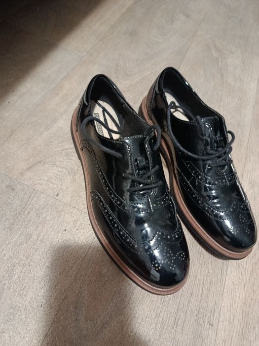 Туфлі лаковані.Clarks collection.